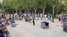 Foto 4 - El cuentacuentos del grupo Katúa conquista a los más pequeños