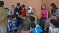 Foto 3 - Los Bomberos realizan una jornada de exhibición en el colegio Severiano Montero