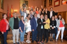 Foto 4 - La ciudad cambia de rumbo con la investidura como alcalde de Juan Tomás Muñoz