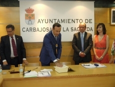 Foto 4 - Pedro Samuel Martín renueva la Alcaldía en Carbajosa de la Sagrada 