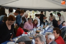 Foto 5 - José Ramón Cid presenta en la Asamblea de la Oración del Huerto la edición de su pregón