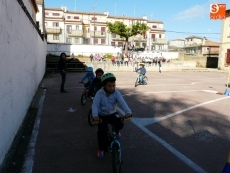 Foto 3 - Clase práctica de Seguridad Vial en el CEIP Filiberto Villalobos