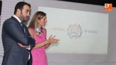 Foto 3 - CC El Tormes y Vialia entregan el cheque de 6.000 euros a las asociaciones beneficiarias de la...