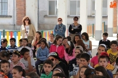 Foto 5 - La música y distintos bailes marcan el inicio de la Semana Cultural del CEIP Manuel Moreno Blanco