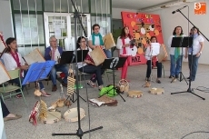 Foto 3 - La música y distintos bailes marcan el inicio de la Semana Cultural del CEIP Manuel Moreno Blanco
