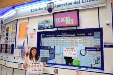 Foto 3 - La administración de E. Leclerc reparte 300.000 euros en Lotería Nacional