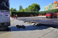 Foto 4 - El reventón de una tubería anega las calles del barrio de San José 