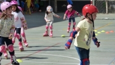 Foto 5 - El colegio Francisco Vitoria acoge una exhibición de patinaje con varios ejercicios