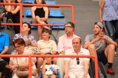 Foto 4 - Espectáculo visual y deportivo de las gimnastas del Club Rítmica Salamanca a favor de Aviva