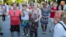 Foto 5 - El Parque Jesuitas acoge una sesión de baile con los mayores de la ciudad