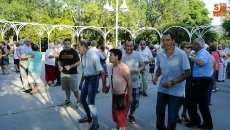 Foto 3 - El Parque Jesuitas acoge una sesión de baile con los mayores de la ciudad