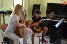 Foto 6 - Una canción de AC/DC a cuatro guitarras, atractivo de la última audición