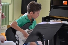 Foto 4 - Una canción de AC/DC a cuatro guitarras, atractivo de la última audición