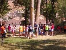 Foto 3 - El curso escolar acaba con un 'flashmob', La Campana Gorda y hasta chapuzones en La Pesquera
