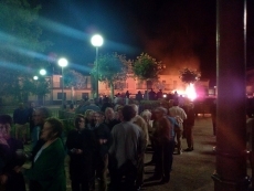 Foto 3 - El pregón y la hoguera abren las fiestas patronales