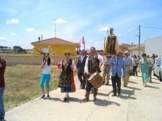 Foto 4 - Los vecinos acompañan al patrón en su día grande