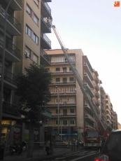 Foto 3 - Desprendimiento de cascotes en varios balcones del número 59-61 de María Auxiliadora