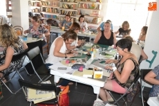 Foto 5 - Cerca de 40 personas participan en un maratón de scrap de 12 horas de duración