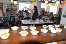 Foto 3 - Cerca de 40 personas participan en un maratón de scrap de 12 horas de duración