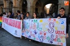 Foto 3 - El colectivo LGTB toma la Plaza Mayor y reivindica sus derechos con una Ley de Igualdad