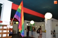 Foto 4 - El CSA Aldea celebra el Día del Orgullo Gay con cañón de espuma incluido