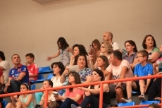 Espectáculo visual y deportivo de las gimnastas del Club Rítmica Salamanca a favor de Aviva