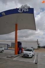 Abierta la nueva gasolinera de PGS en la carretera de Salamanca