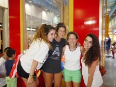 Foto 3 - Gran afluencia de público en el primer día de campaña de rebajas del C.C. El Tormes