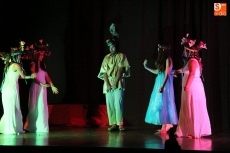 Foto 5 - Alumnos del IES Ramos del Manzano interpretan ‘El sueño de una noche de verano’