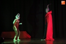 Foto 3 - Alumnos del IES Ramos del Manzano interpretan ‘El sueño de una noche de verano’