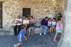 Foto 3 - La Asociación Vecinal y Cultural de Majuges promueve la visita a Mogarraz y La Alberca