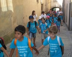 Foto 3 - Los niños del Campamento Bilingüe descubren la villa ducal 