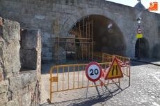 Foto 6 - La reparación del arco de la bóveda de Amayuelas se completará este viernes