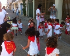 Foto 5 - Último encierro en la Escuela Infantil antes de cantar el ‘Pobre de mí’