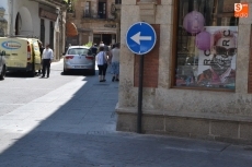 Foto 4 - 1Foto: Colocadas nuevas bases para bolardos en la calle Cardenal Pacheco