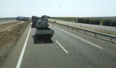 Foto 3 - Aparatosa colisión entre dos camiones en la A-62