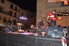 Foto 4 - Ritmos procedentes de Portugal animan la noche del martes en la Plaza
