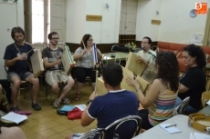 Foto 3 - La Corporación visita la Escuela de Folklore, en la que todo marcha “fenomenal”