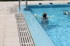 Foto 6 - Los mayores, al agua patos