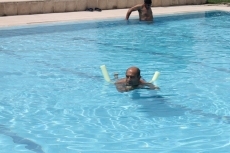 Foto 5 - Los mayores, al agua patos