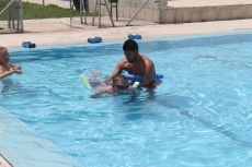 Foto 4 - Los mayores, al agua patos