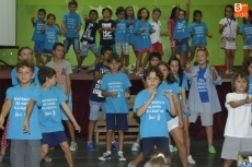 Foto 4 - Una gran fiesta para niños y padres clausura el Campamento Bilingüe de Villamayor 2015