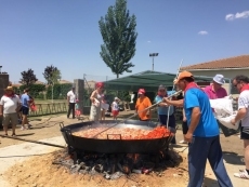 Foto 4 - Villoruela se echa a la calle para participar en sus fiestas