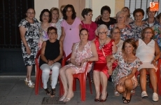 Foto 3 - Las vecinas ‘de toda la vida’ de la calle El Rollo se reúnen para cenar