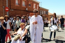 Foto 6 - Una concurrida procesión por las calles de Pizarrales pone el broche final a las fiestas del Carmen