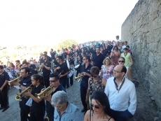 Foto 6 - Vecinos y fieles escoltan a la Virgen del Carmen en su camino de regreso a la ermita