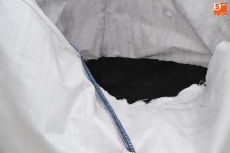 Foto 4 - A falta de los banderines, el campo de césped artificial está listo para jugar