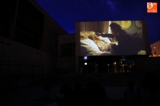 Foto 6 - Alicia en el País de las Maravillas llega a los exteriores de la Biblioteca Torrente Ballester