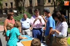 Foto 4 - Talleres, juegos y un zancudo para celebrar el 'Día de los Abuelos' en Los Bandos