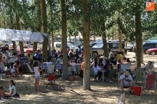 Foto 5 - Los vecinos dan cuenta de casi 1.000 raciones de paella a la sombra de La Chopera